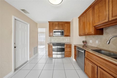 House in Port Charlotte, Florida 2 bedrooms, 84.73 sq.m. № 2151057 - photo 7