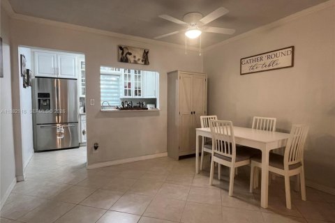 Copropriété à vendre à Dania Beach, Floride: 2 chambres, 80.82 m2 № 2195063 - photo 3