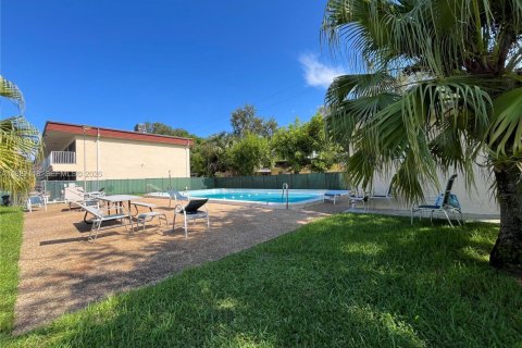 Copropriété à vendre à Dania Beach, Floride: 2 chambres, 80.82 m2 № 2195063 - photo 15