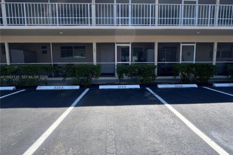 Copropriété à vendre à Dania Beach, Floride: 2 chambres, 80.82 m2 № 2195063 - photo 16