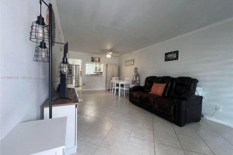 Condo à Dania Beach, Floride, 2 chambres  № 2195063