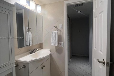 Copropriété à vendre à Dania Beach, Floride: 2 chambres, 80.82 m2 № 2195063 - photo 24