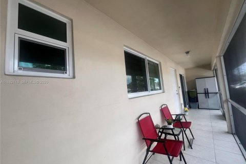 Copropriété à vendre à Dania Beach, Floride: 2 chambres, 80.82 m2 № 2195063 - photo 13