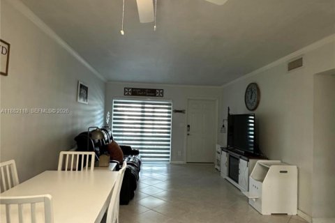 Copropriété à vendre à Dania Beach, Floride: 2 chambres, 80.82 m2 № 2195063 - photo 2