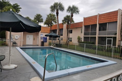 Copropriété à vendre à Davie, Floride: 1 chambre, 69.68 m2 № 2081227 - photo 10