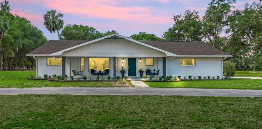 Villa ou maison à Floral City, Floride 3 chambres, 201.32 m2 № 2094890