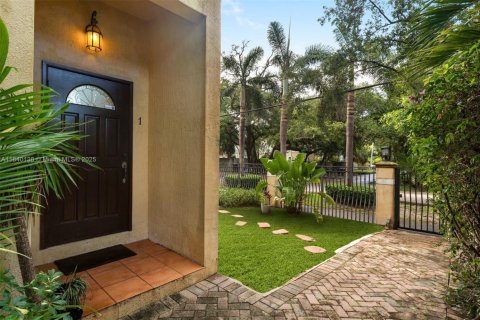 Touwnhouse à vendre à Miami, Floride: 2 chambres, 97.55 m2 № 1828672 - photo 21