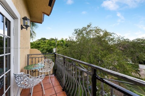 Touwnhouse à vendre à Miami, Floride: 2 chambres, 97.55 m2 № 1828672 - photo 19