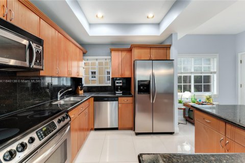 Touwnhouse à vendre à Miami, Floride: 2 chambres, 97.55 m2 № 1828672 - photo 5