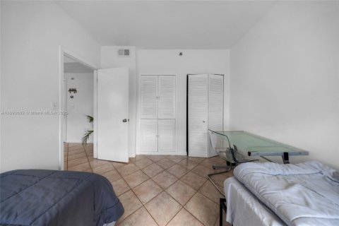 Condominio en venta en Miami Beach, Florida, 2 dormitorios, 63.17 m2 № 2034991 - foto 14