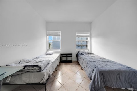 Condominio en venta en Miami Beach, Florida, 2 dormitorios, 63.17 m2 № 2034991 - foto 13