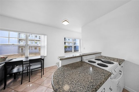 Condominio en venta en Miami Beach, Florida, 2 dormitorios, 63.17 m2 № 2034991 - foto 19