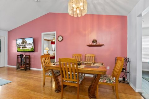 House in Summerfield, Florida 2 bedrooms, 138.24 sq.m. № 1904073 - photo 7