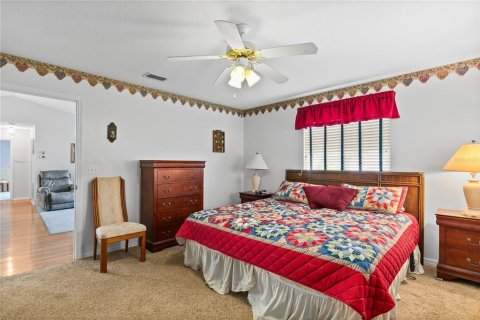 House in Summerfield, Florida 2 bedrooms, 138.24 sq.m. № 1904073 - photo 15