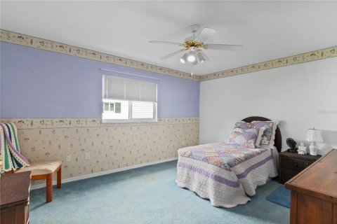 House in Summerfield, Florida 2 bedrooms, 138.24 sq.m. № 1904073 - photo 18