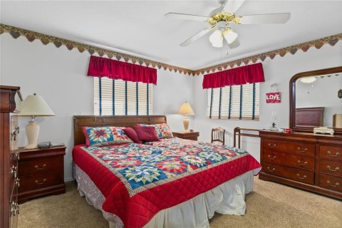 House in Summerfield, Florida 2 bedrooms, 138.24 sq.m. № 1904073 - photo 14