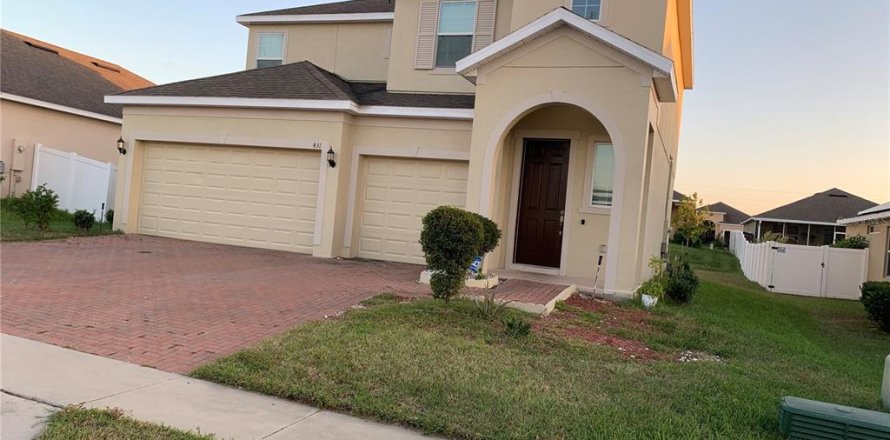House in Davenport, Florida 4 bedrooms, 179.77 sq.m. № 2127690