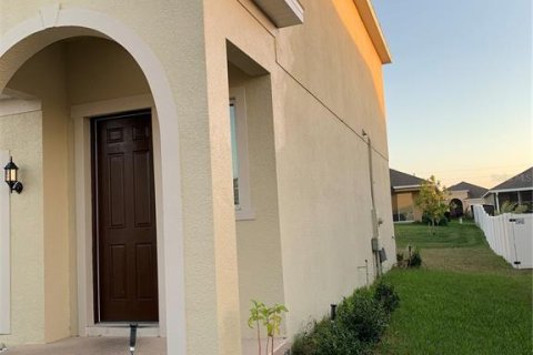 House in Davenport, Florida 4 bedrooms, 179.77 sq.m. № 2127690 - photo 3