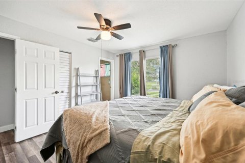House in North Port, Florida 4 bedrooms, 140.84 sq.m. № 1359476 - photo 15
