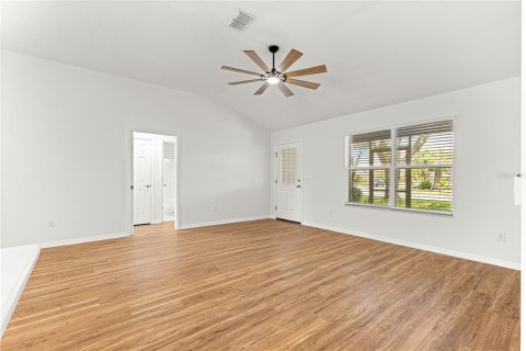 House in The Villages, Florida 3 bedrooms, 131.74 sq.m. № 1879536 - photo 23