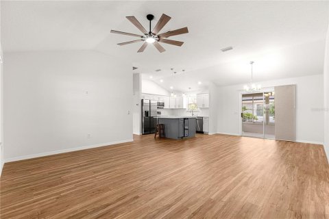House in The Villages, Florida 3 bedrooms, 131.74 sq.m. № 1879536 - photo 7