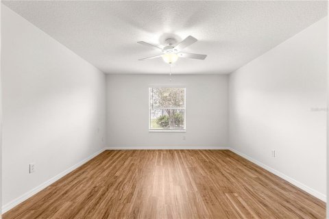 House in The Villages, Florida 3 bedrooms, 131.74 sq.m. № 1879536 - photo 19