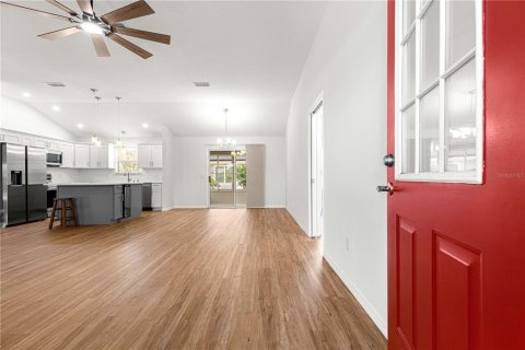 House in The Villages, Florida 3 bedrooms, 131.74 sq.m. № 1879536 - photo 6