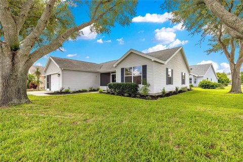 House in The Villages, Florida 3 bedrooms, 131.74 sq.m. № 1879536 - photo 3