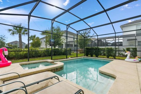 House in STOREY LAKE in Kissimmee, Florida 6 bedrooms, 305.74 sq.m. № 2393433 - photo 2