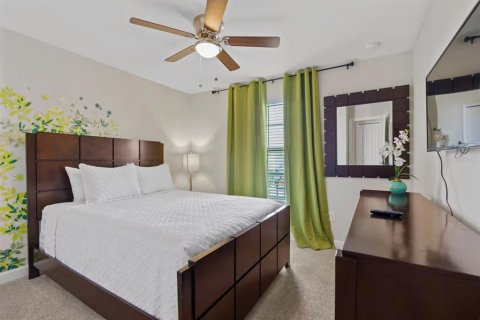 House in STOREY LAKE in Kissimmee, Florida 6 bedrooms, 305.74 sq.m. № 2393433 - photo 29