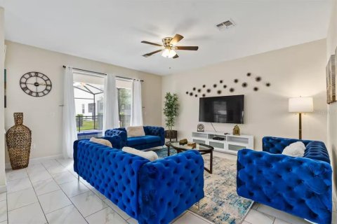House in STOREY LAKE in Kissimmee, Florida 6 bedrooms, 305.74 sq.m. № 2393433 - photo 5