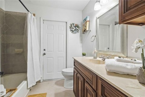 House in Apollo Beach, Florida 3 bedrooms, 135.45 sq.m. № 2156384 - photo 13