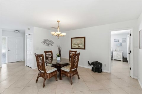 House in Apollo Beach, Florida 3 bedrooms, 135.45 sq.m. № 2156384 - photo 19