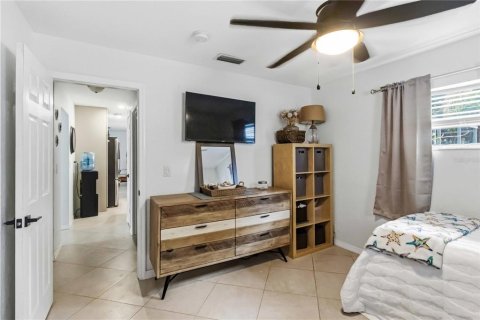 House in Apollo Beach, Florida 3 bedrooms, 135.45 sq.m. № 2156384 - photo 22