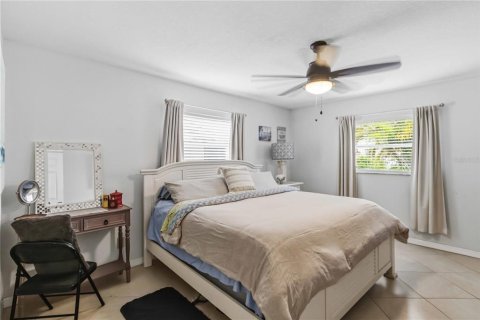 House in Apollo Beach, Florida 3 bedrooms, 135.45 sq.m. № 2156384 - photo 20