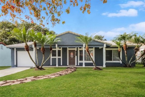 Casa en alquiler en Orlando, Florida, 3 dormitorios, 147.16 m2 № 1825123 - foto 1