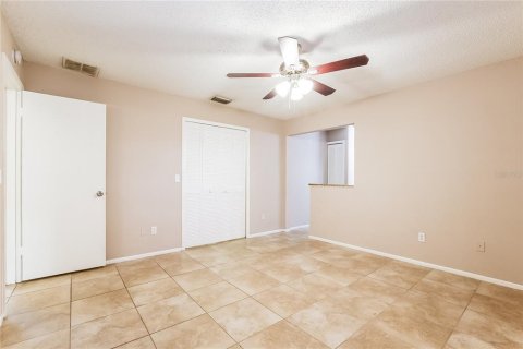 House in Belle Isle, Florida 3 bedrooms, 124.3 sq.m. № 1879693 - photo 7