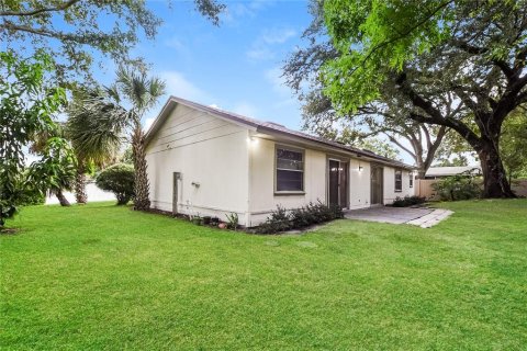House in Belle Isle, Florida 3 bedrooms, 124.3 sq.m. № 1879693 - photo 14