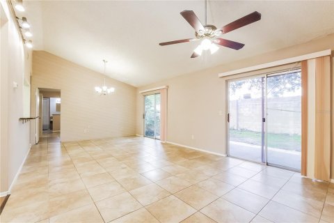 House in Belle Isle, Florida 3 bedrooms, 124.3 sq.m. № 1879693 - photo 3