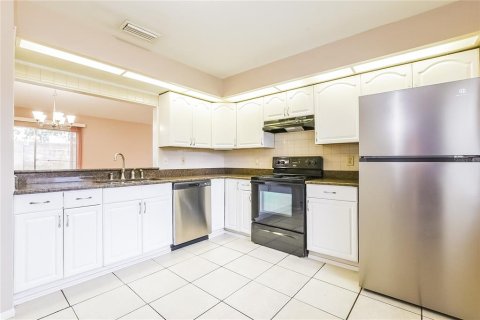 House in Belle Isle, Florida 3 bedrooms, 124.3 sq.m. № 1879693 - photo 6