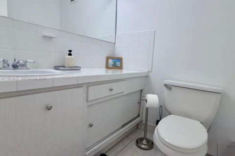 Снять в аренду кондоминиум в Майами-Бич, Флорида 1 спальня, 81.75м2, № 2082832 - фото 14