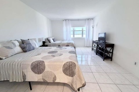 Снять в аренду кондоминиум в Майами-Бич, Флорида 1 спальня, 81.75м2, № 2082832 - фото 11