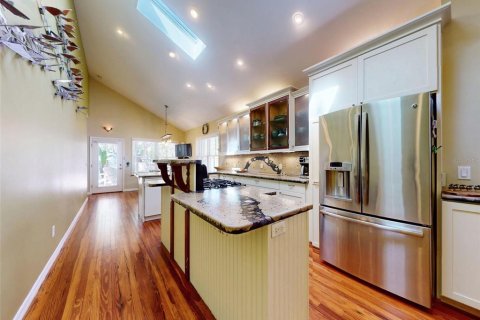 House in New Smyrna Beach, Florida 4 bedrooms, 219.25 sq.m. № 1613694 - photo 8
