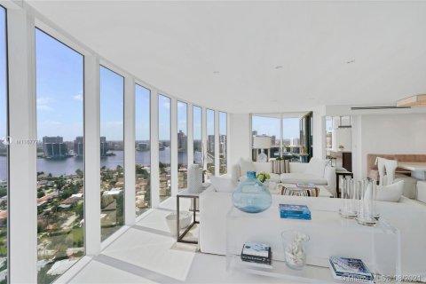 Copropriété à louer à Sunny Isles Beach, Floride: 3 chambres, 280.38 m2 № 1957398 - photo 6