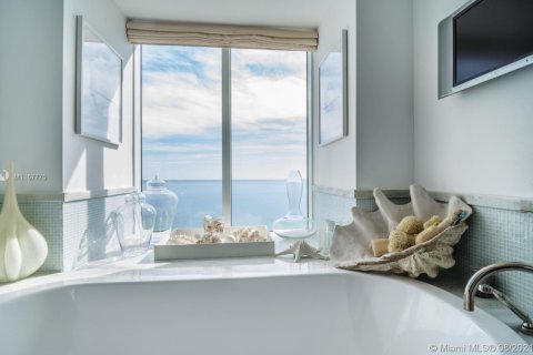 Copropriété à louer à Sunny Isles Beach, Floride: 3 chambres, 280.38 m2 № 1957398 - photo 19