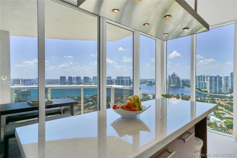 Copropriété à louer à Sunny Isles Beach, Floride: 3 chambres, 280.38 m2 № 1957398 - photo 13