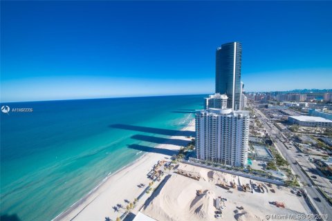 Copropriété à louer à Sunny Isles Beach, Floride: 3 chambres, 280.38 m2 № 1957398 - photo 3