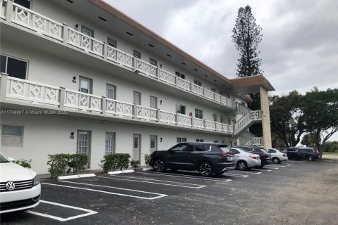 Condo in Lauderdale Lakes, Florida, 1 bedroom  № 1707010 - photo 20