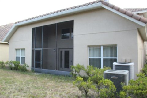 House in Orlando, Florida 4 bedrooms, 262.36 sq.m. № 2103178 - photo 3