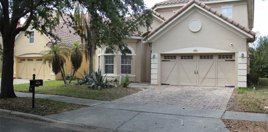House in Orlando, Florida 4 bedrooms, 262.36 sq.m. № 2103178